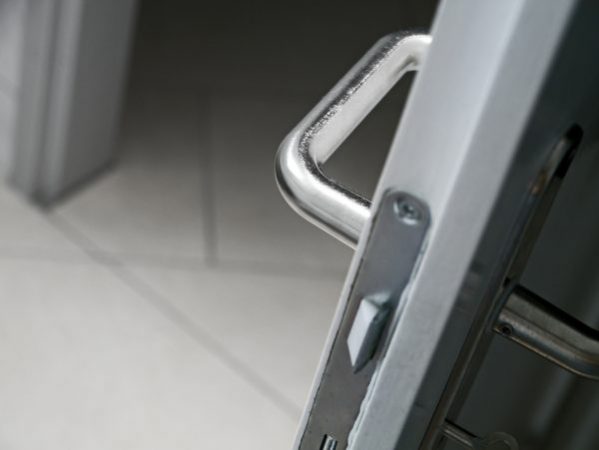 211.) Wohnung öffnen akut
